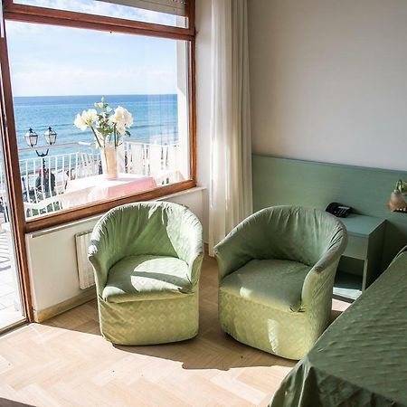 Hotel West End Alassio Eksteriør billede