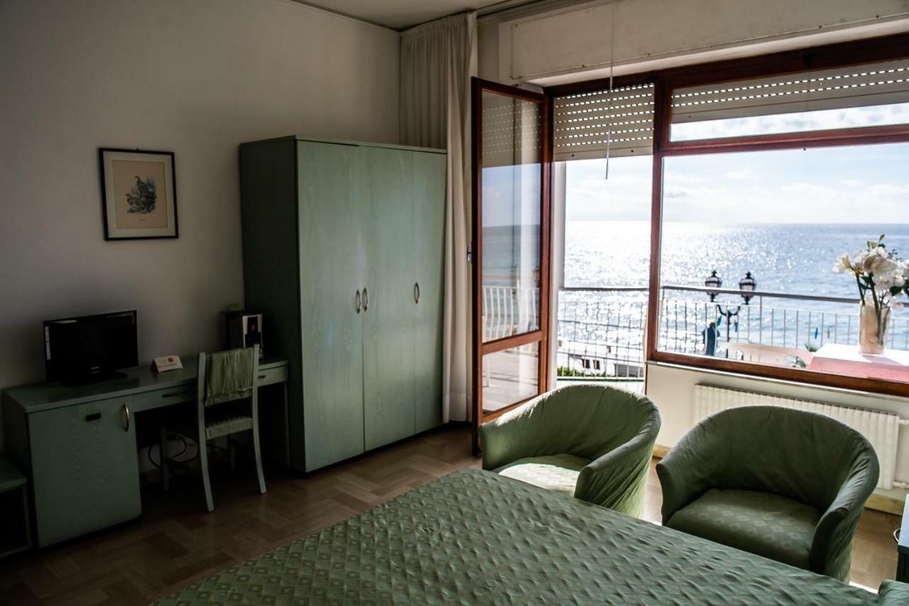 Hotel West End Alassio Eksteriør billede