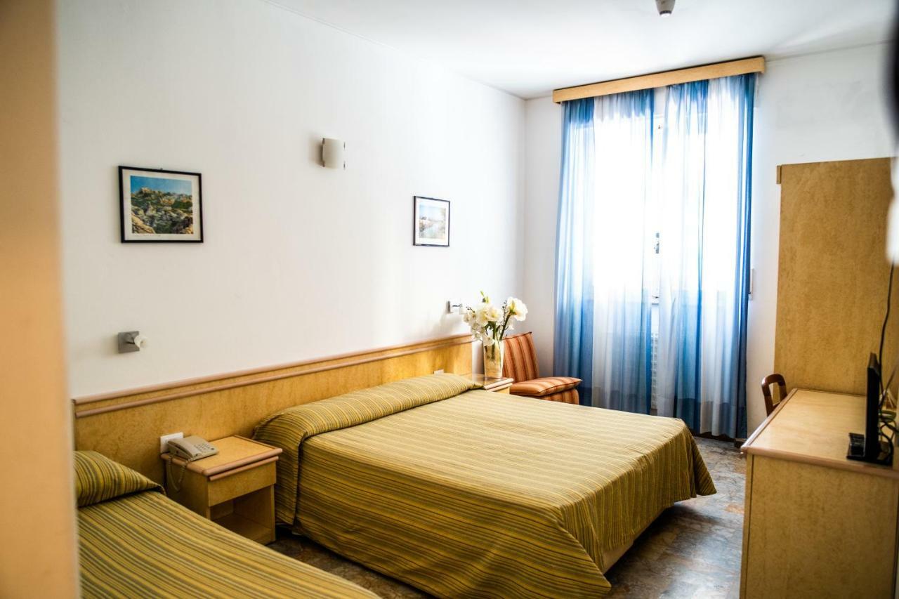 Hotel West End Alassio Eksteriør billede