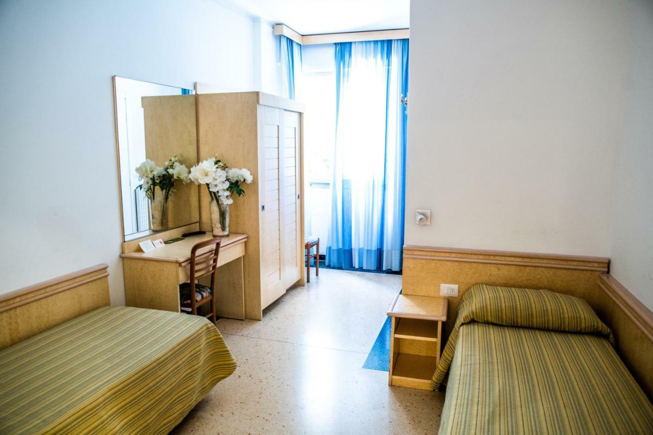 Hotel West End Alassio Eksteriør billede