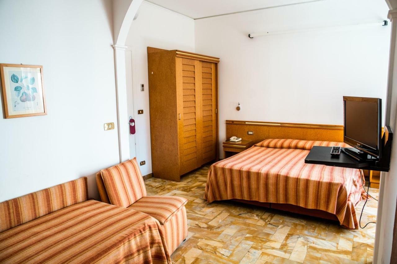 Hotel West End Alassio Eksteriør billede