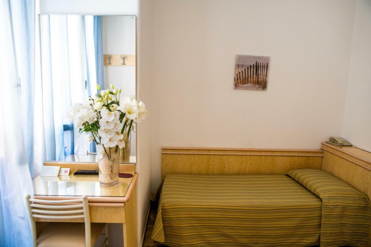 Hotel West End Alassio Eksteriør billede