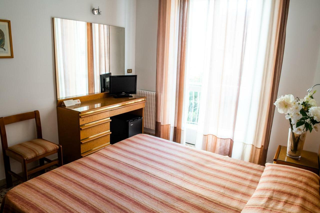 Hotel West End Alassio Eksteriør billede