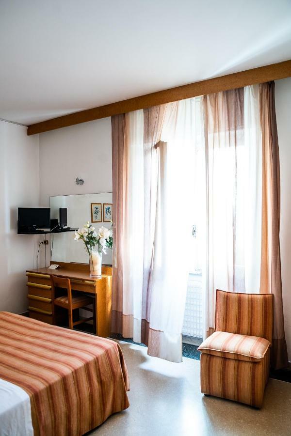 Hotel West End Alassio Eksteriør billede
