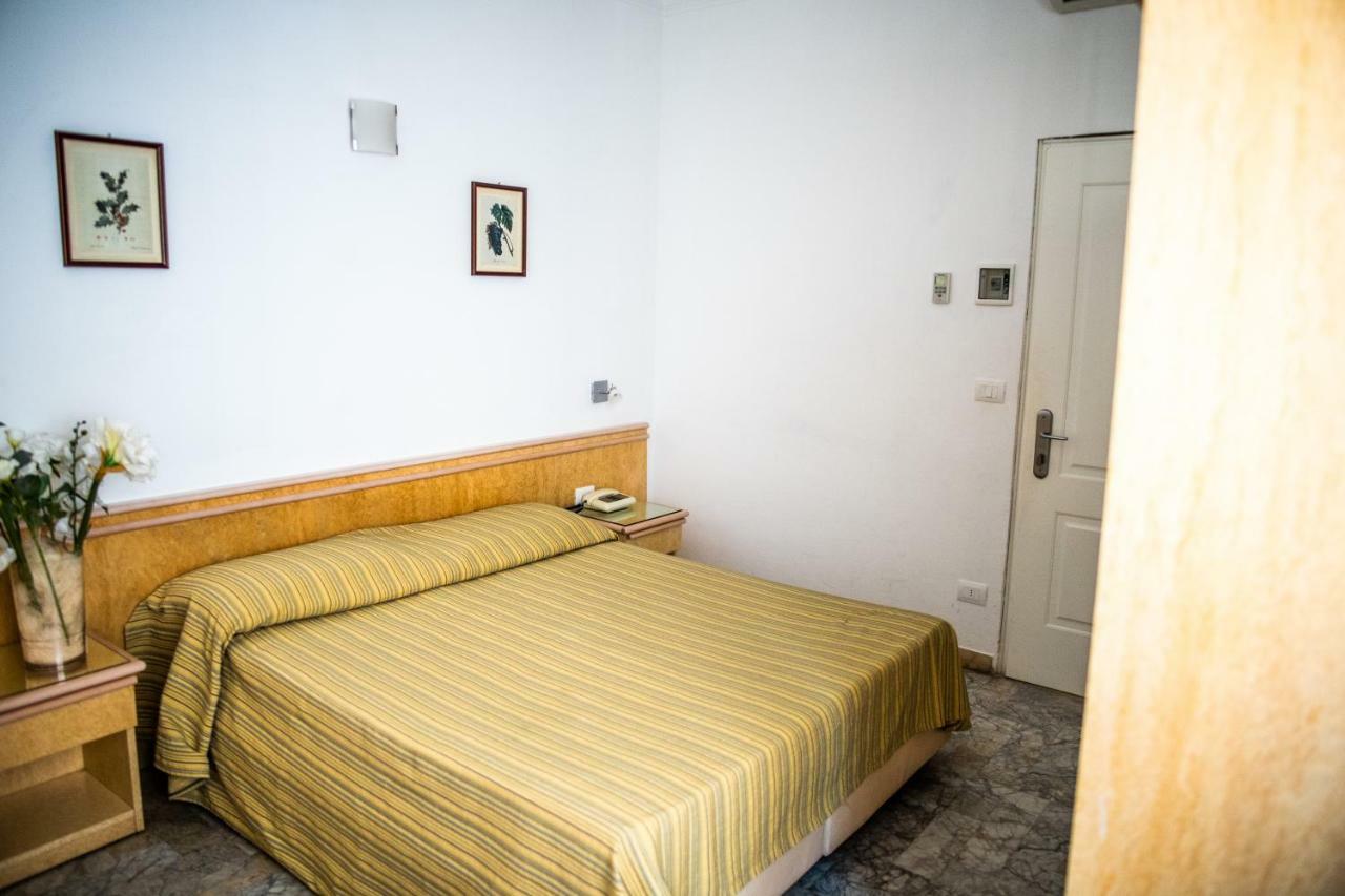 Hotel West End Alassio Eksteriør billede
