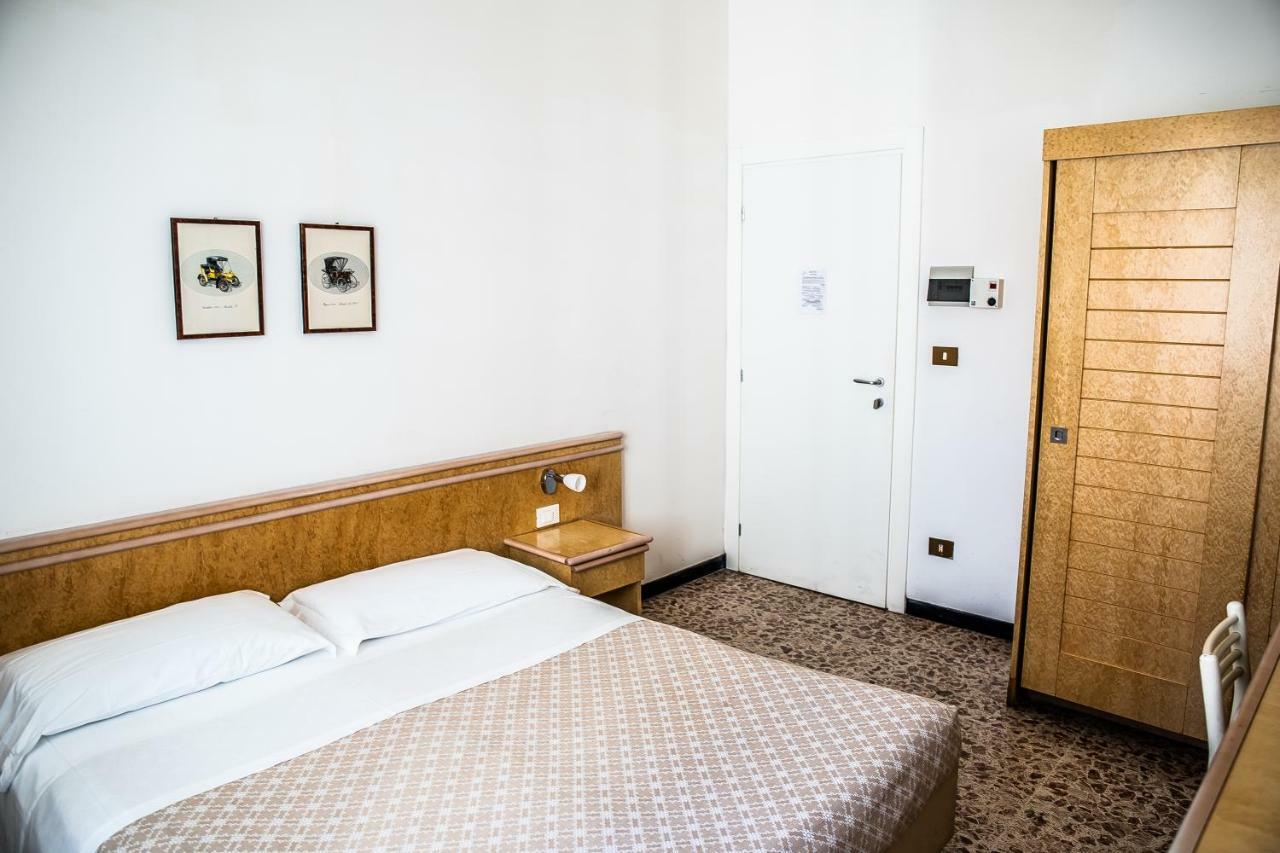 Hotel West End Alassio Eksteriør billede