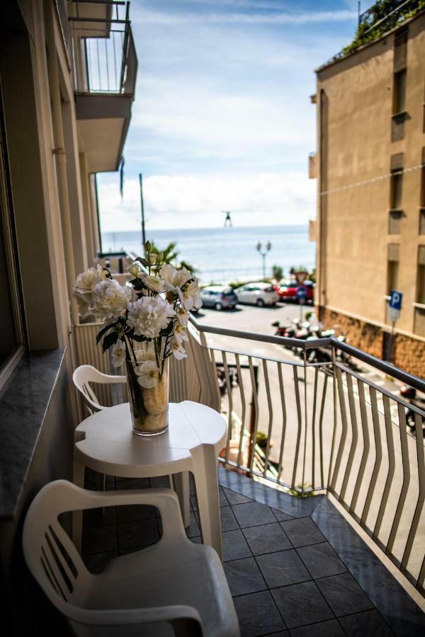 Hotel West End Alassio Eksteriør billede